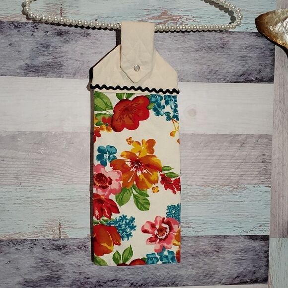 Handmade Floral Snap On Kitchen Towel 623 - Picture 1 of 6